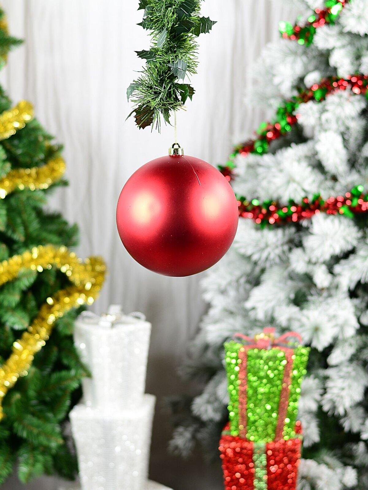 Regal Red Metallic Majestic Large Display Bauble | 20cm — image 2