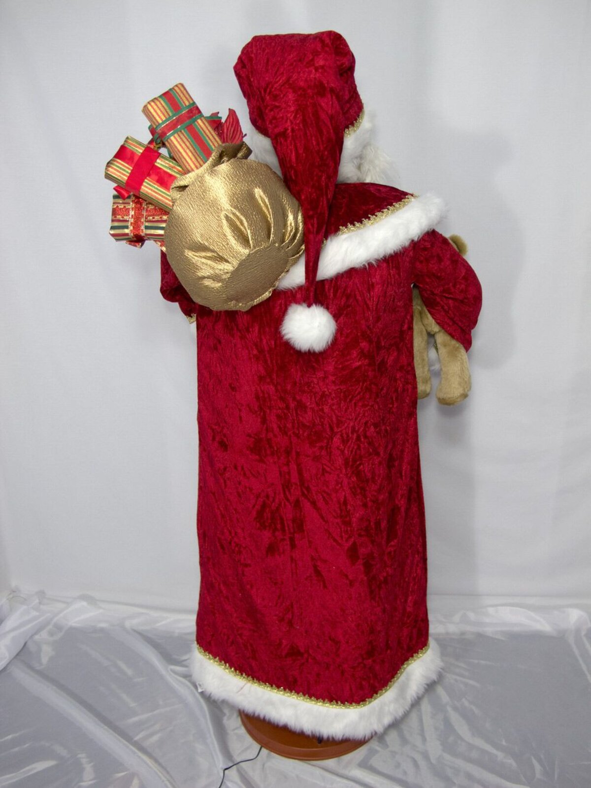 Singing & Dancing Santa With Teddy & Gifts - 1.5m — image 3