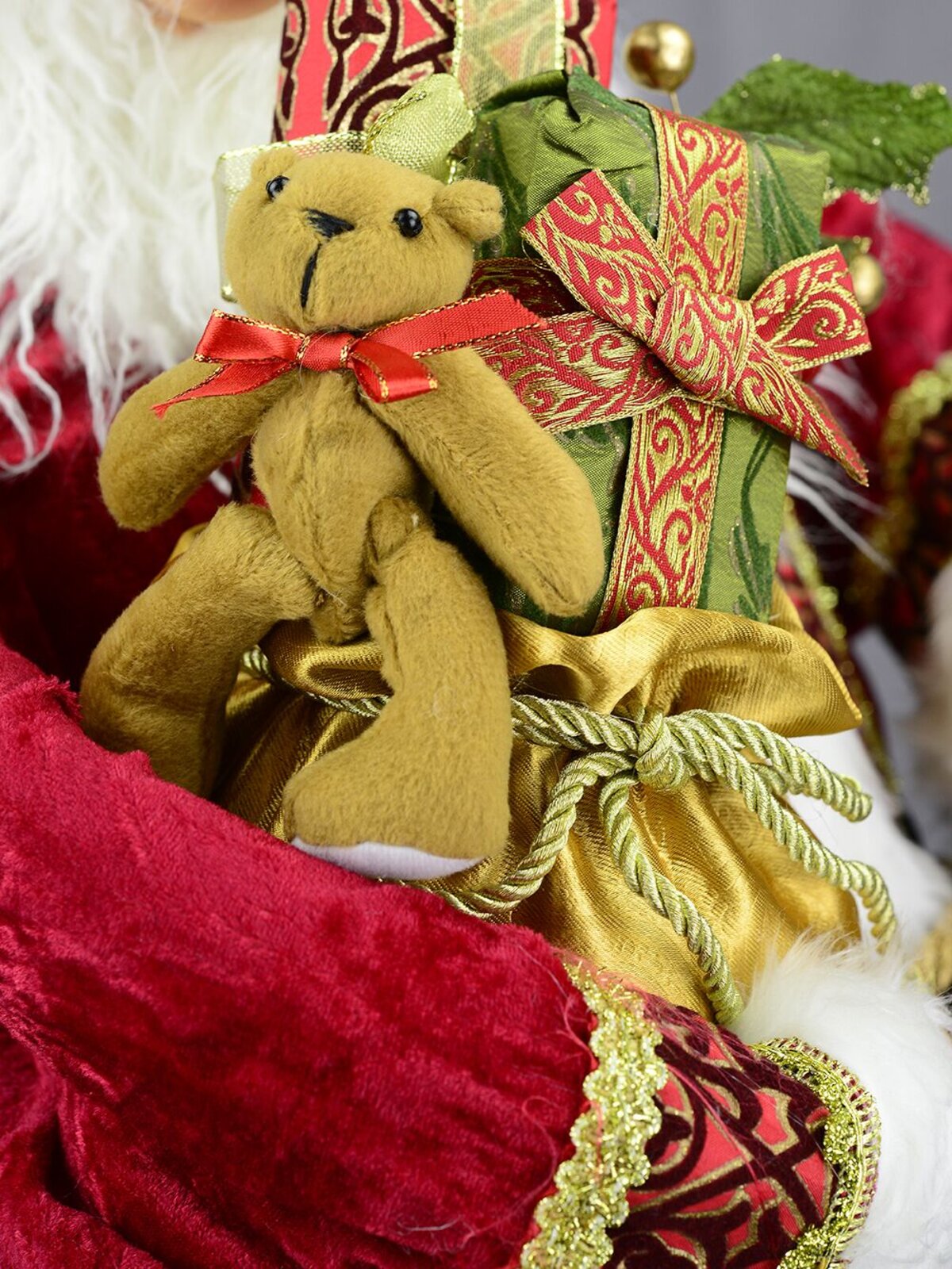 Singing & Hip Swinging Santa With Presents Musical Animation - 95cm — image 7