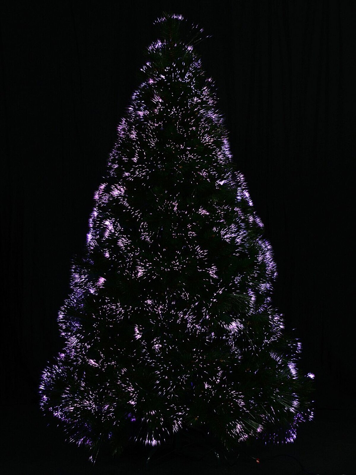 The Majestic Aurora Fibre Optic Christmas Tree With 612 Pine Needle Tips - 1.8m — image 8