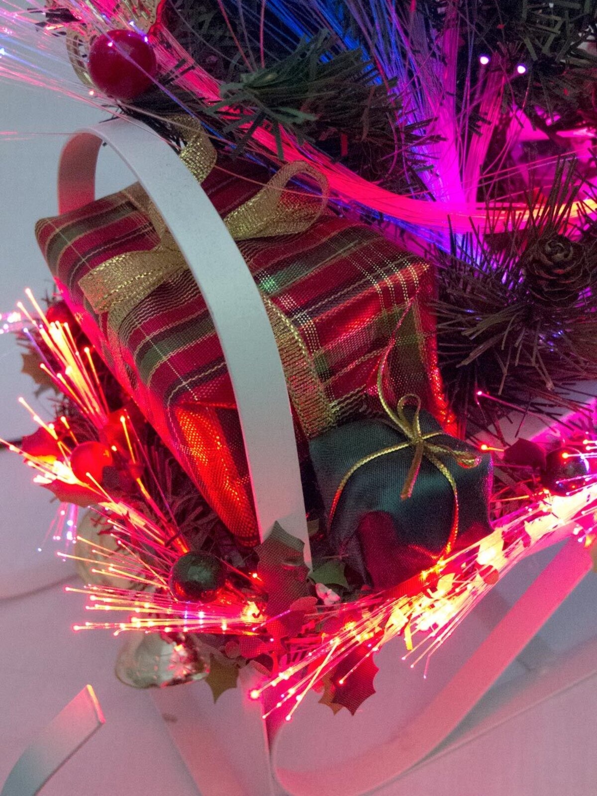 Traditional Santa On Sleigh Fibre Optic Musical Animation - 34cm — image 7