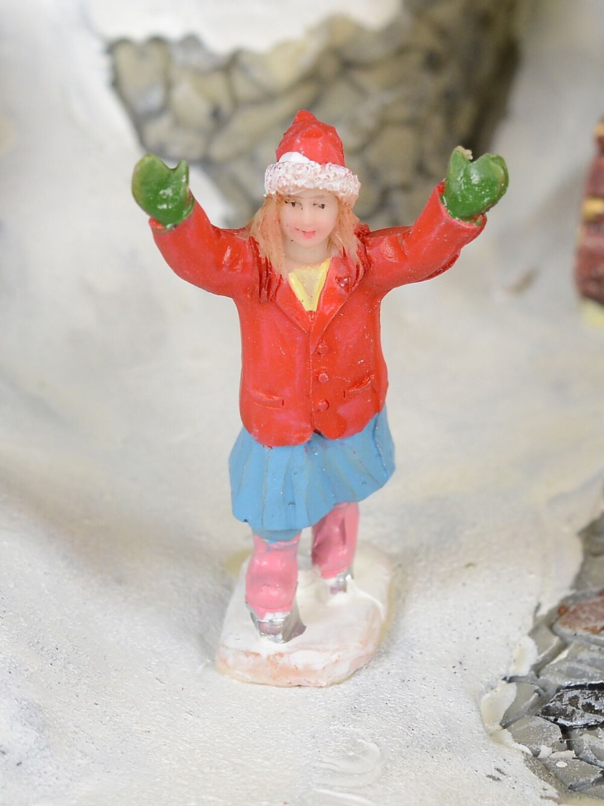 Village with Child, Animated, Musical & Illuminated - 38cm — image 10