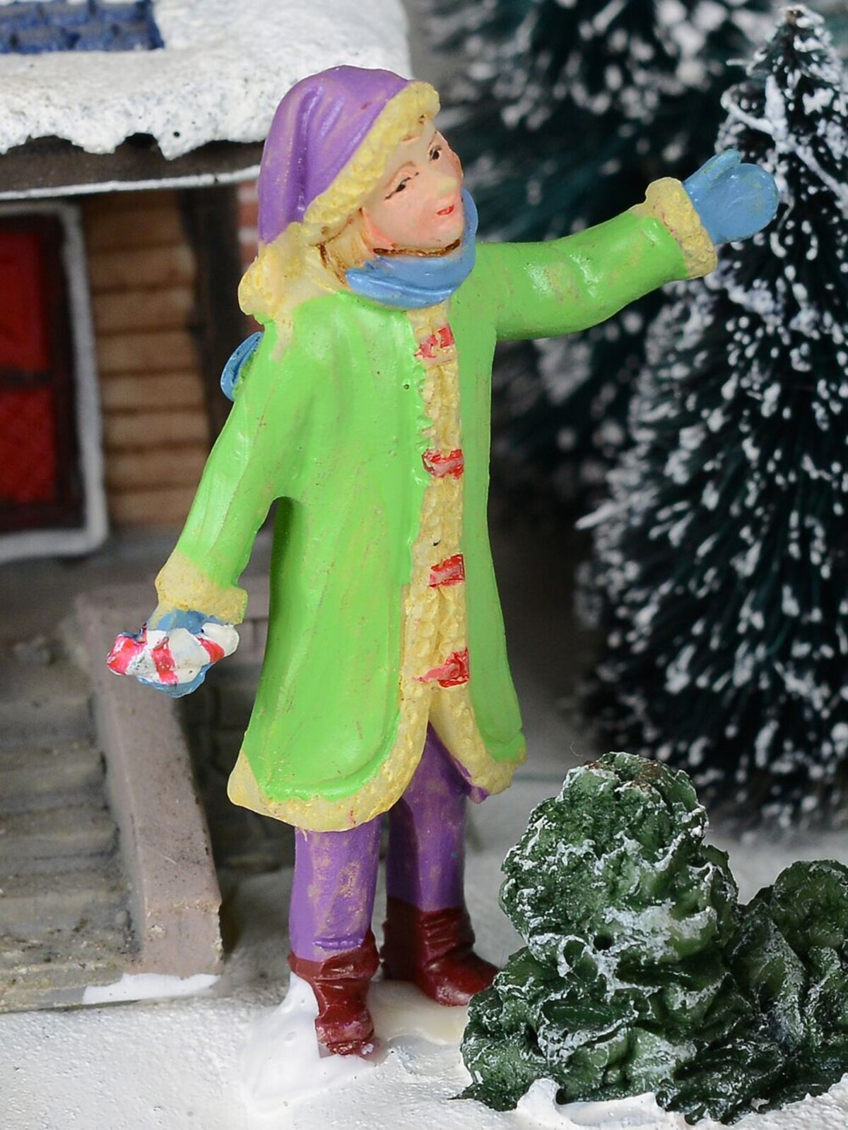 Village with Child, Animated, Musical & Illuminated - 38cm — image 8