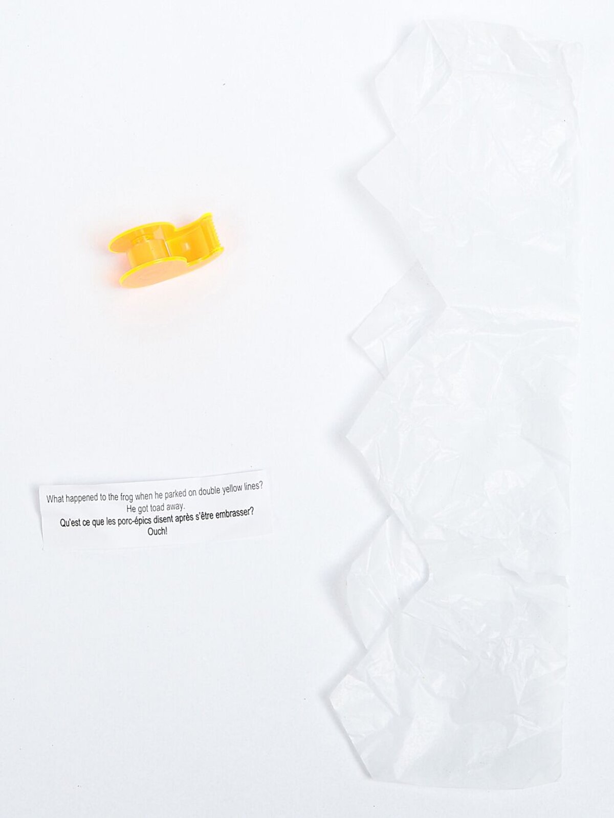 White With Various 2D Christmas Presents Cracker Bon Bons - 12 x 25cm — image 3