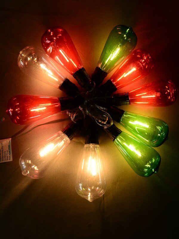 10 Incandescent Red, Green & Transparent Bulb Solar String Lights - 1.5m — image 2