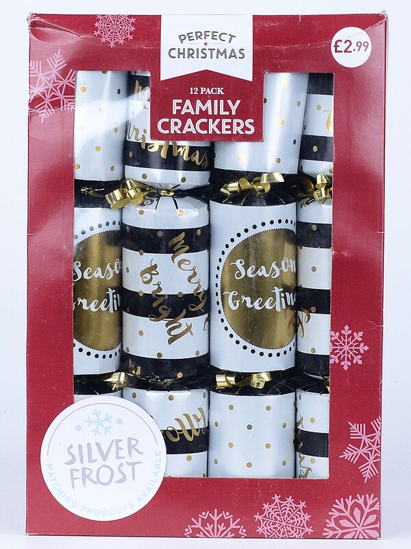 12x 29cm Christmas Text On Black & White With Shiny Gold Cracker Bon Bons — image 2