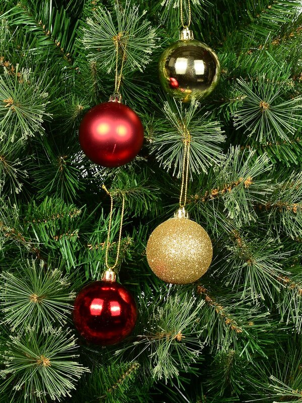 12x Timeless Red & Gold Essential Mixed Finish Baubles | 60mm — image 2