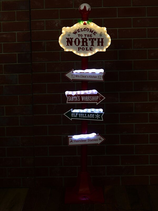 Welcome To The North Pole Indoor Christmas Directional LED Signpost | 1.5m — image 5