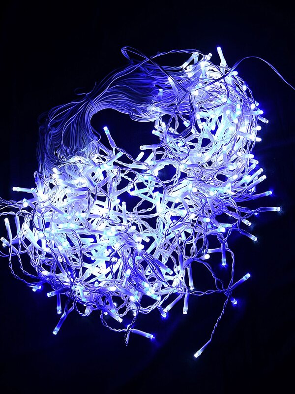 360 Blue & Cool White LED 8m Icicle Light — image 3