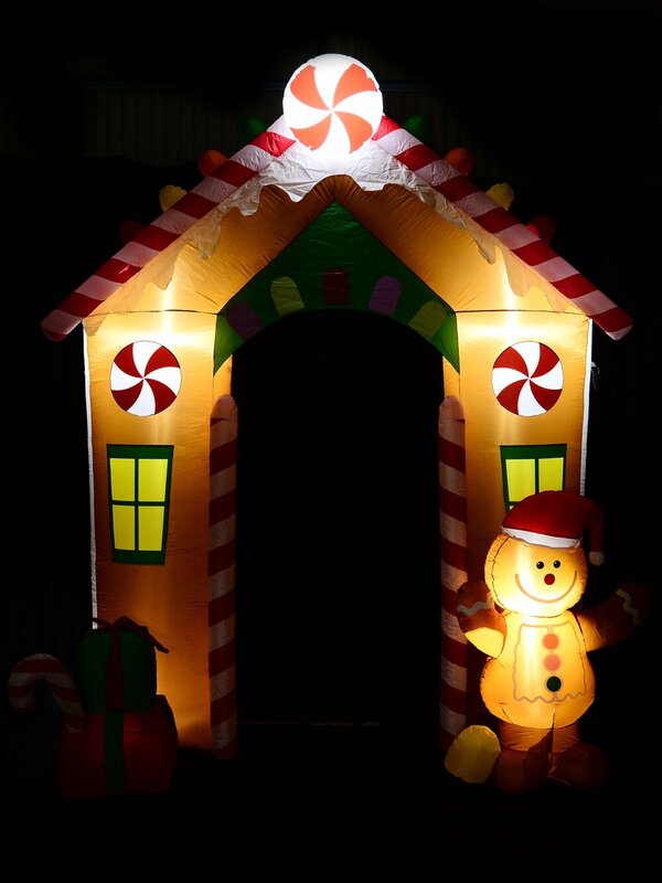 3m Gingerbread House Arch With Cookie Man Illuminated Christmas Inflatable — image 5