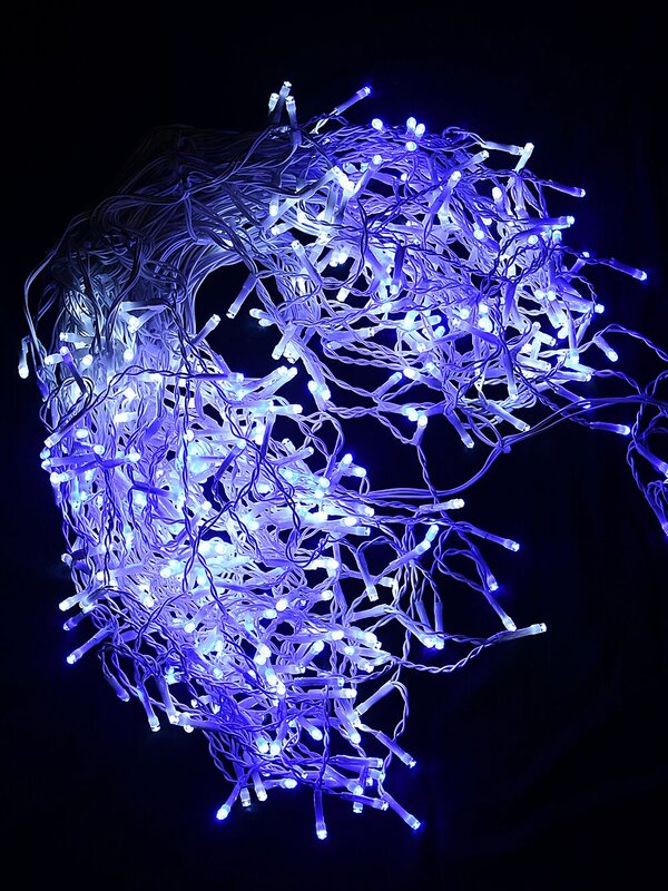 420 Blue & Cool White LED Icicle Lights 8 Function With Memory Hold | 10m — image 3