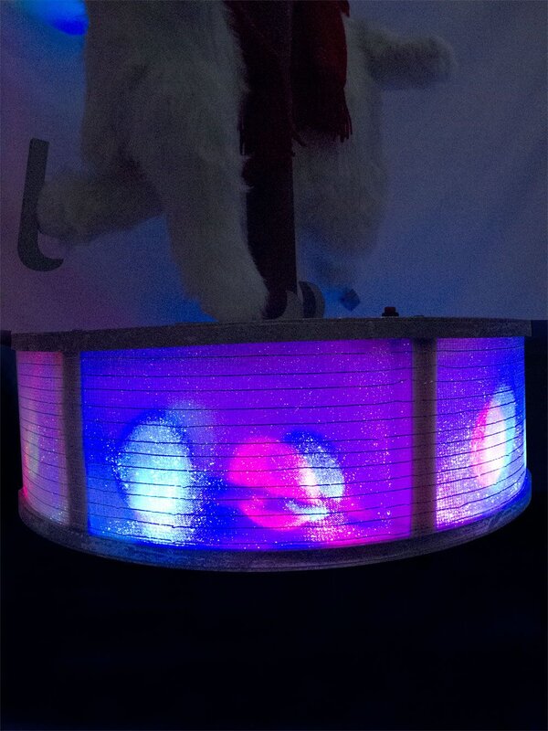 Bears Skating Around Rotating Tree Musical Illuminated Animation - 1.2m — image 9