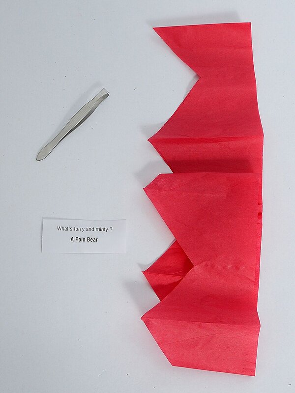 Brown & Red With Font & Santa Kraft Christmas Cracker Bon Bons - 8 x 30cm
