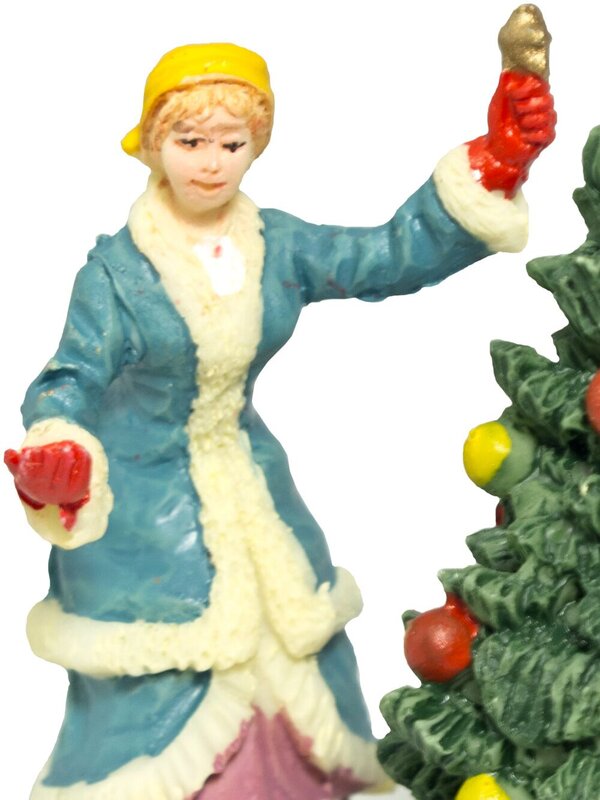 Carol Singing Family & Christmas Tree Figurine - 3 pieces — image 2