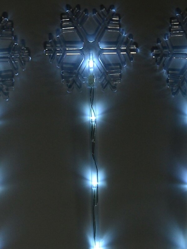 Cool White LED Snowflake On A Pole Garden Christmas Path Lights - 4 x 49cm — image 3