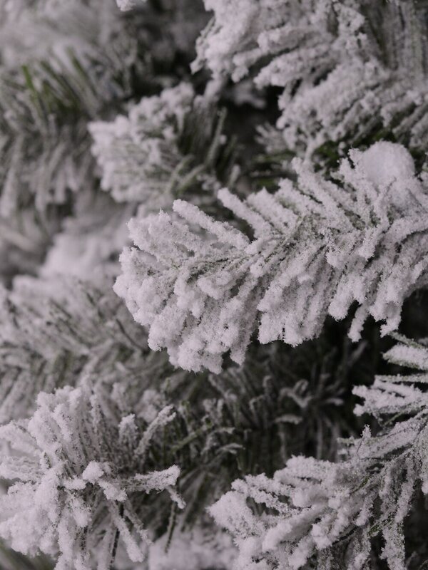 Dual Colour Pre-Lit Moderately Flocked Christmas Tree With 1144 Tips - 2.3m
