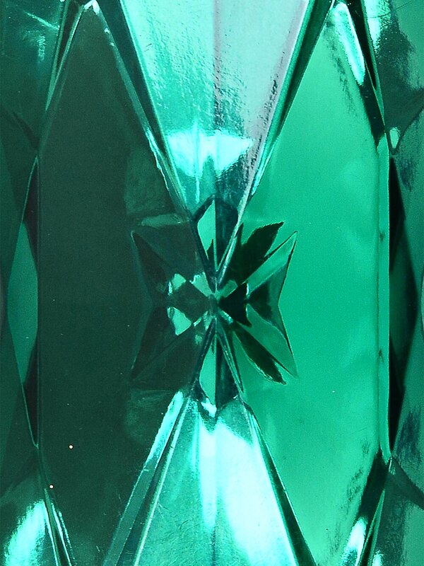 Emerald Green Faceted Acrylic Jewel Radiant Essential Ornament | 14cm — image 3