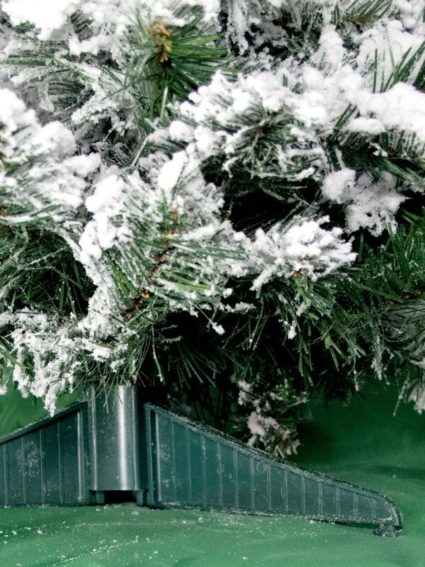 Flocked White Table Top Tree - 60cm — image 4