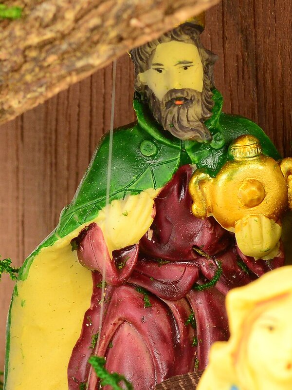 Full Stable Christmas Nativity Scene With Embedded Figurines - 30cm (stable) — image 7