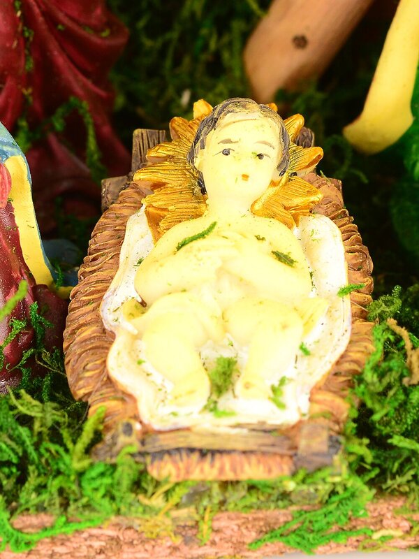Full Stable Christmas Nativity Scene With Embedded Figurines - 30cm (stable) — image 2