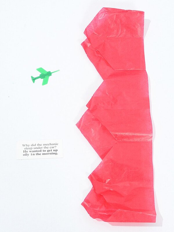 Green, White & Pink With Snap, Pop & Bang Cracker Bon Bons - 12 x 22cm