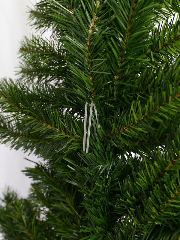 Half Side Christmas Tree With 327 Tips - 1.8m