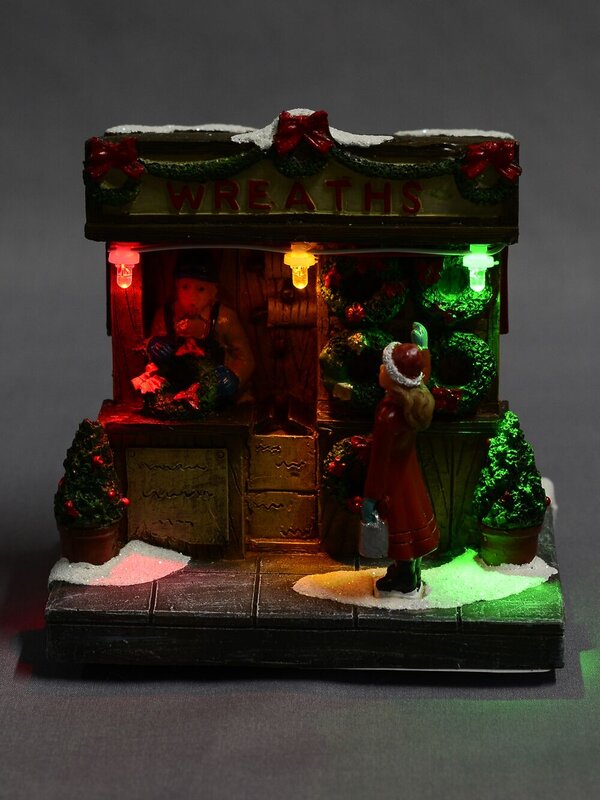 Illuminated Wreath Stall Scene - 11cm