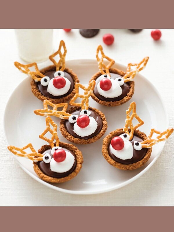 Kids Christmas Baking & Cookie Cutter Kit With 48-Page Recipe Book | 11 Pieces — image 8