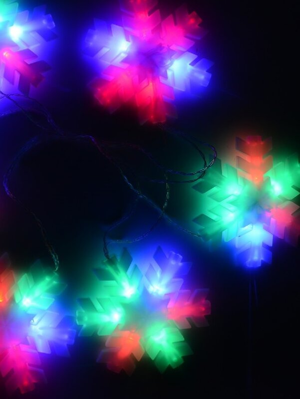 Multi Colour Auto Change Twinkle LED Christmas Snowflakes Light String - 2.3m