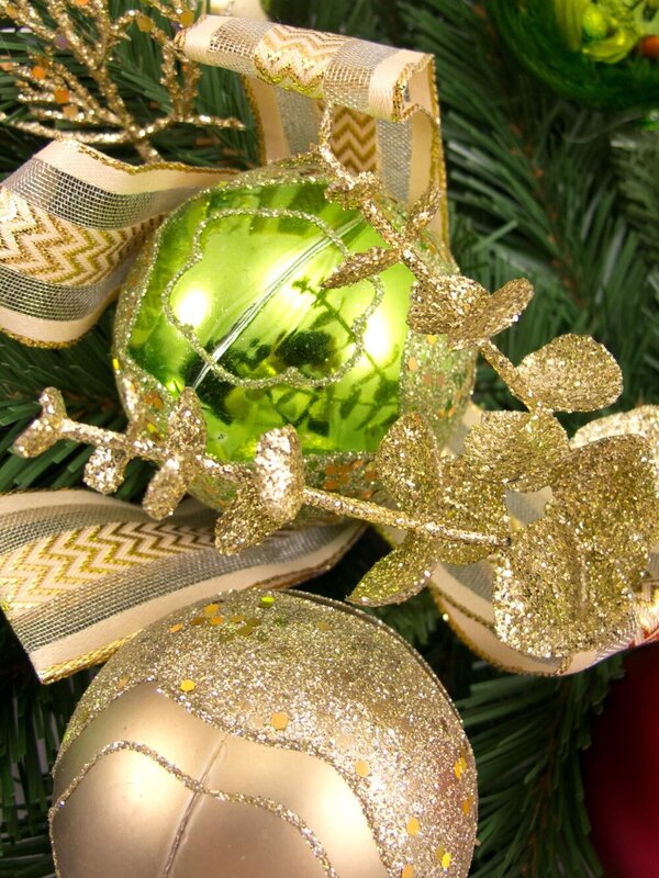 Pre-Decorated Red, Green & Gold Bauble & Pine Teardrop - 60cm
