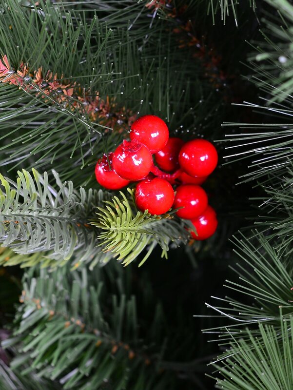 Red Berry Pine Traditional Christmas Tree with Pine Cones & 1613 Tips - 2.3m — image 3
