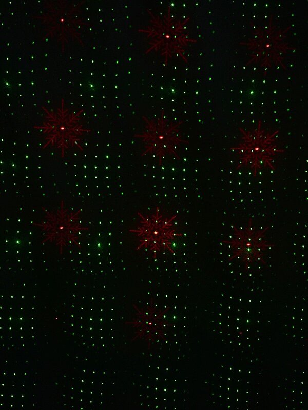 Red & Green 12 Patterned LED Christmas Garden Laser Light | 12m x 12m — image 4