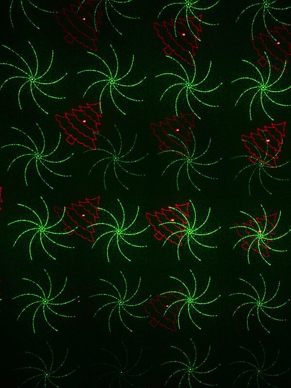 Red & Green 12 Patterned LED Christmas Garden Laser Light | 12m x 12m — image 9