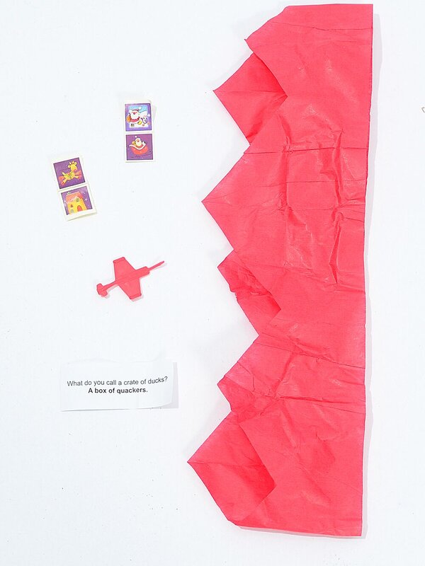 Red Santa With White Beard & Belt Mini Christmas Cracker Bon Bons - 8 x 14cm