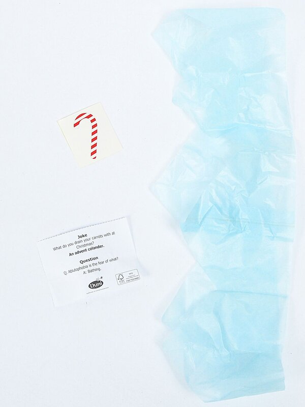 Red & White With Stars Mini Christmas Cracker Bon Bons - 100 x 17cm — image 3