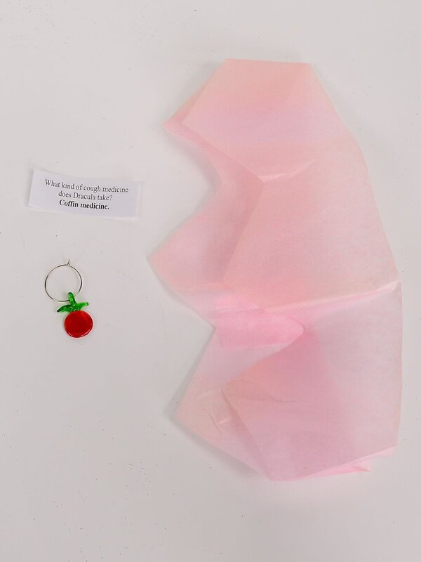 Red With Tree & Green With Wreath Bon Bons - 40cm x 6 Pack