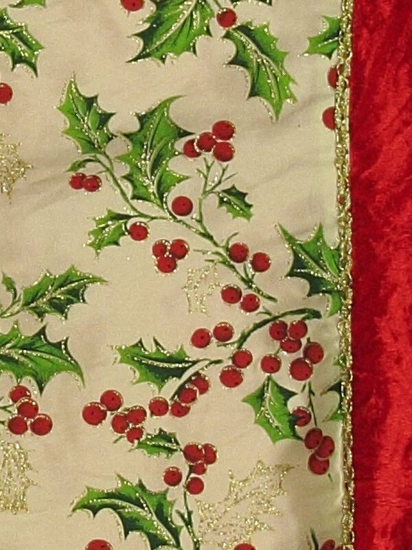 Red With Velvet & Holly Table Runner - 1.7m