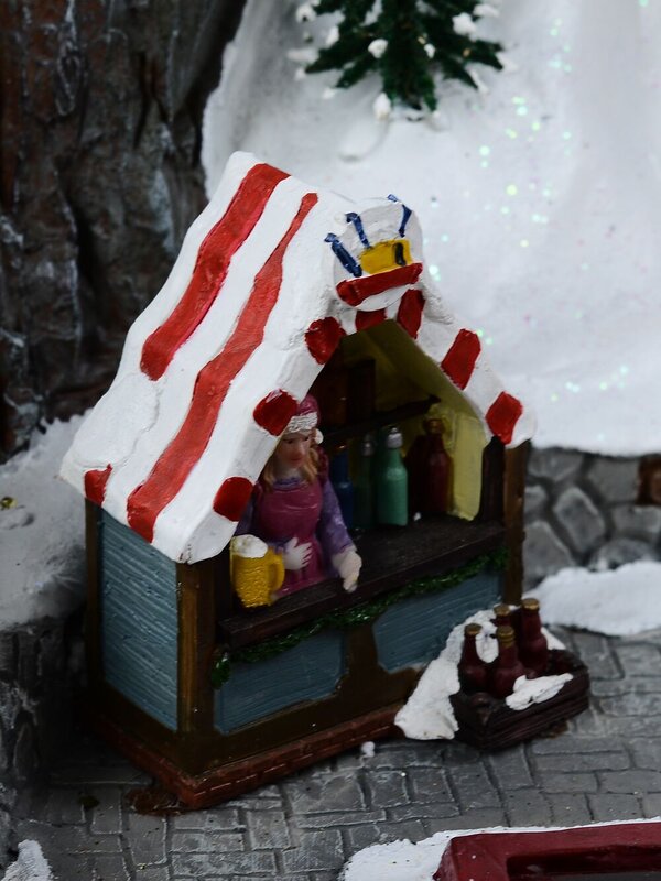 Theme Park Christmas Village Scene With Skiing, Big Drop & Ferris Wheel - 66cm — image 8