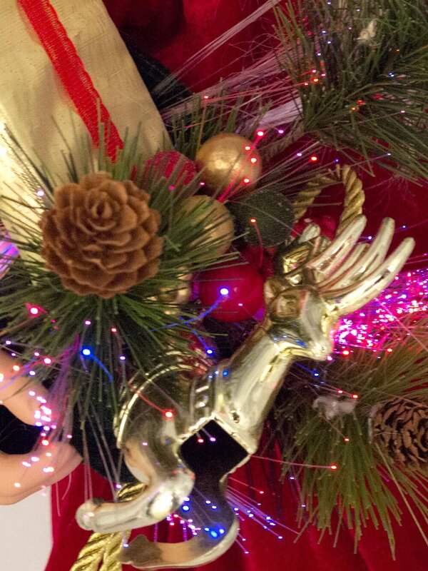 Traditional Santa With Gifts Fibre Optic Animation - 90cm — image 7