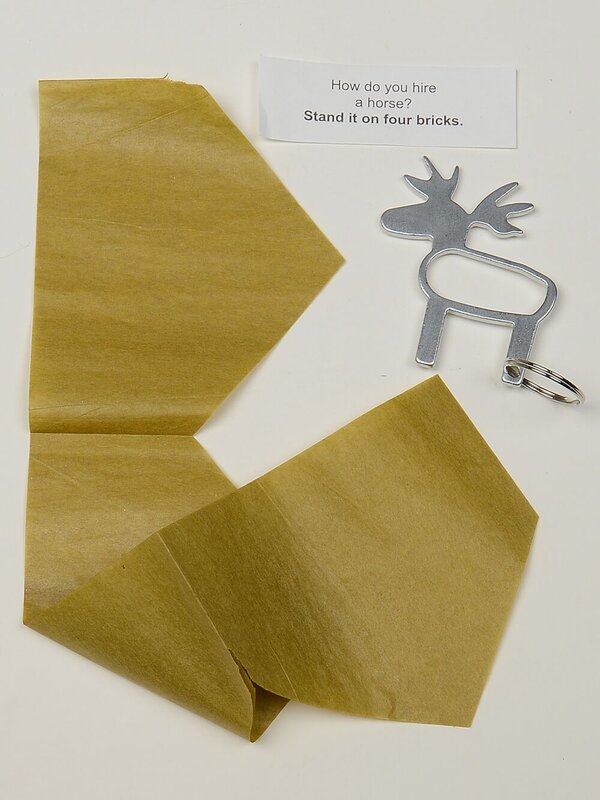White & Shiny Silver With Mistletoe Christmas Cracker Bon Bons - 10 x 36cm — image 3