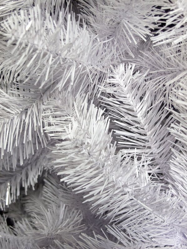 Winter White Pine Christmas Tree With 591 Tips - 1.8m — image 5