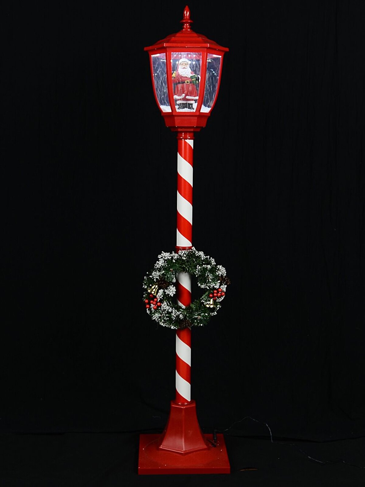 Animated Santa Snow Globe & Wreath Indoor Musical Lamp Post | 1.5m