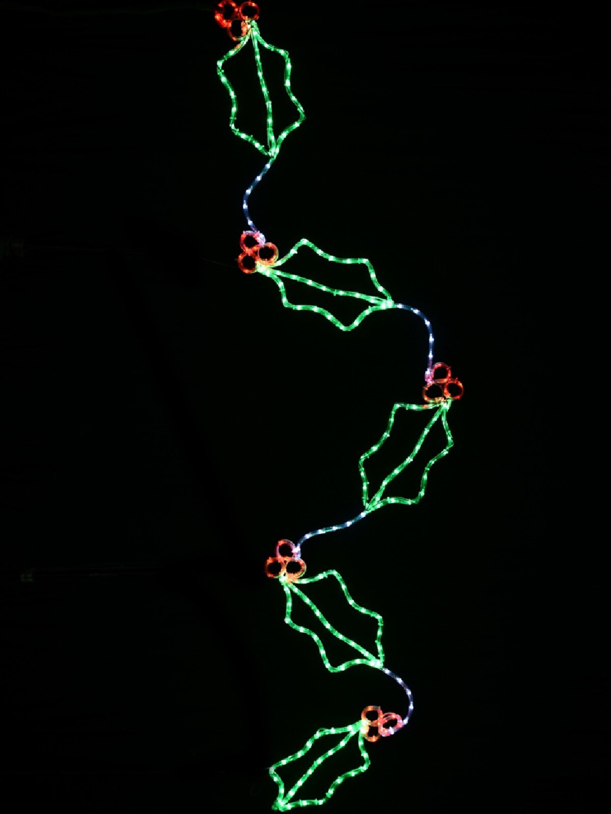2.9m Dynamic Holly Leaf & Berry Garland Outdoor Christmas LED Light Display
