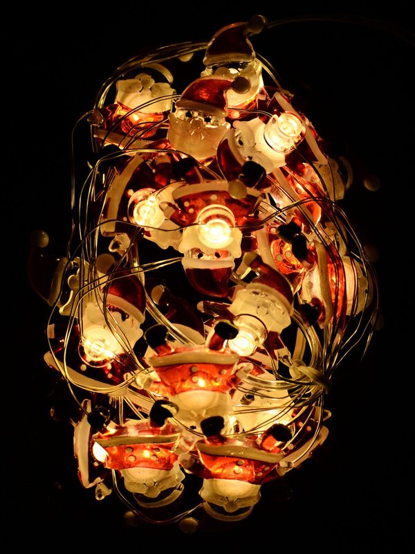 20 Warm White LED Santa String Fairy Static Battery Lights | 2m
