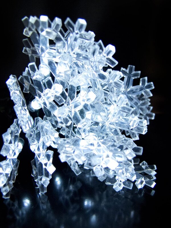 40 Cool White Lighting Connect LED Snowflakes String Light - 5m